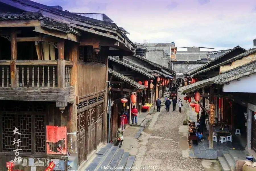 多重利好共振，港股尾盘直线拉升！恒生指数收涨3.56%